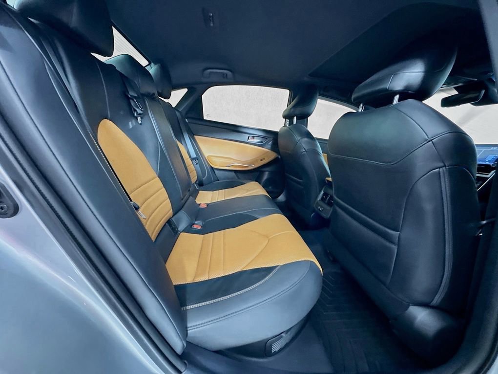 Used 2021 Toyota Avalon XSE image 32