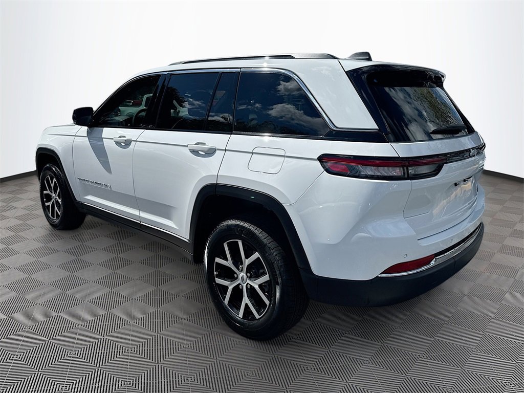 Used 2025 Jeep Grand Cherokee Limited image 8