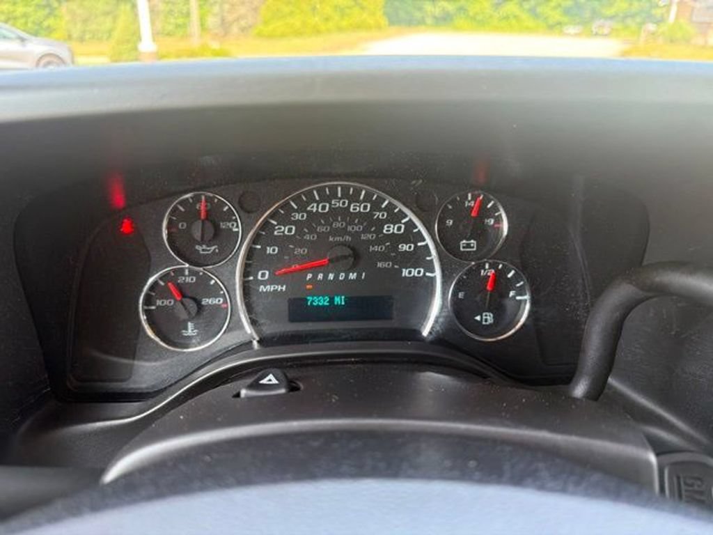 Certified 2025 Chevrolet Express 2500 RWD image 14