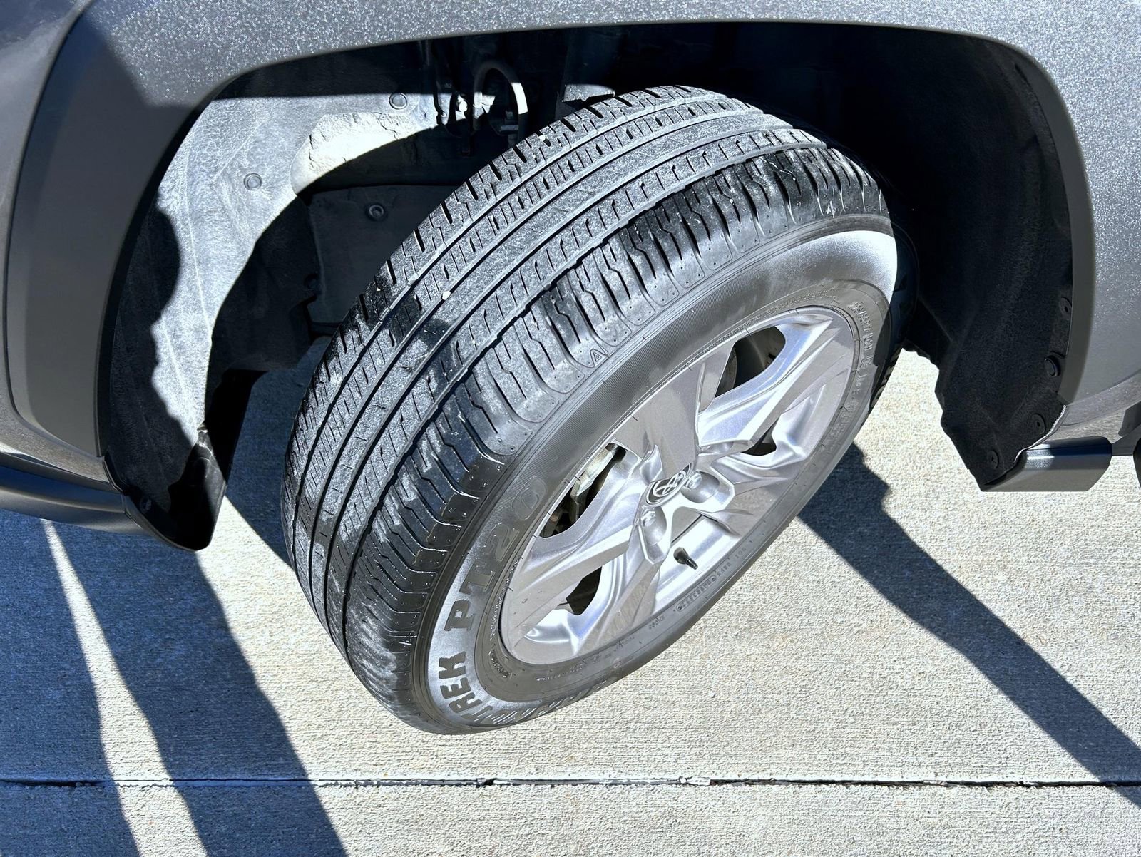 Used 2023 Toyota RAV4 XLE image 23