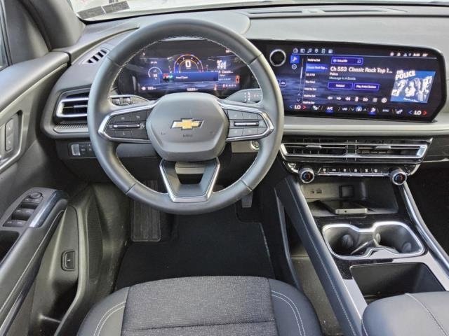 Used 2025 Chevrolet Traverse LT image 8