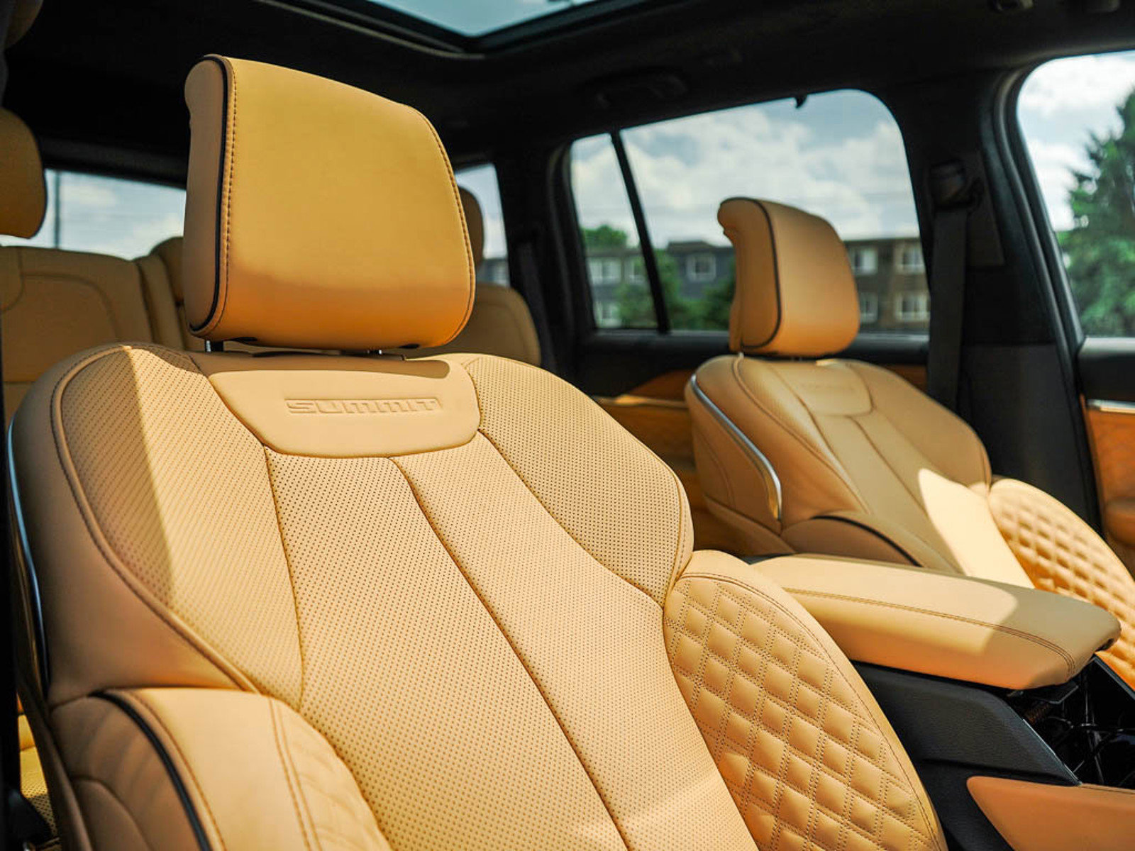 New 2025 Jeep Grand Cherokee Summit image 11