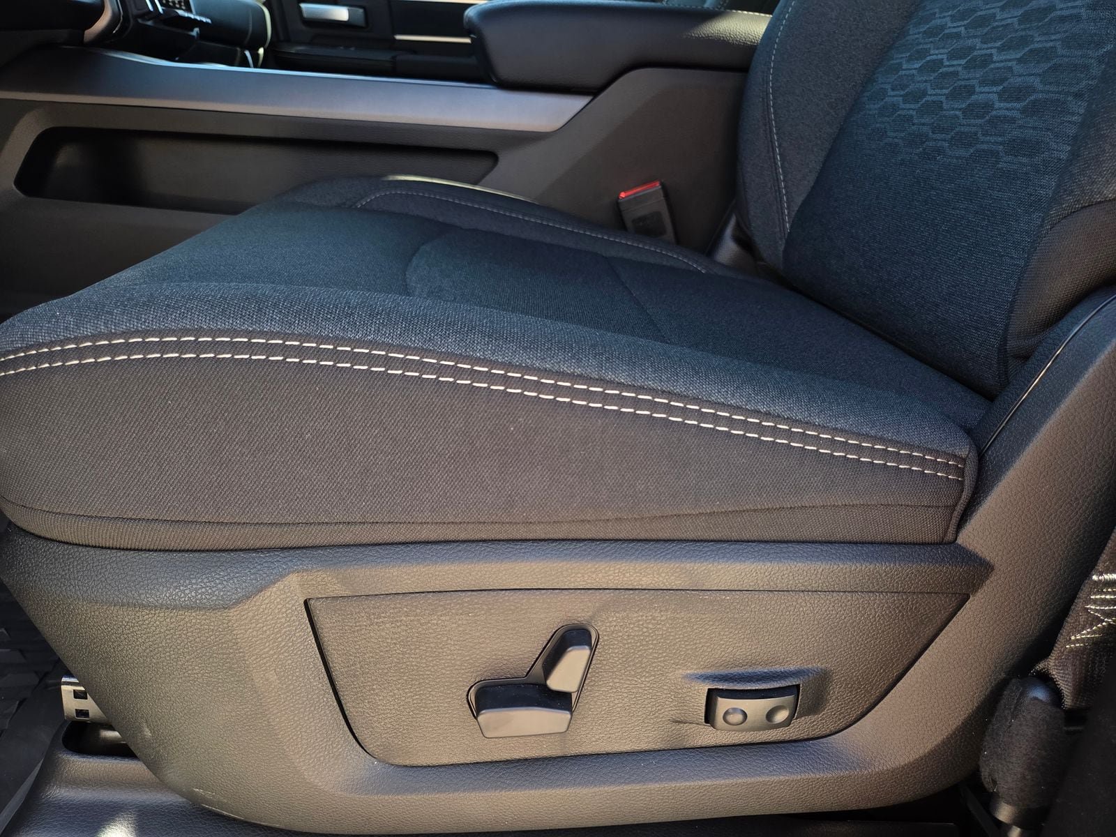 New 2026 RAM 2500 Big Horn AWD/4WD image 13