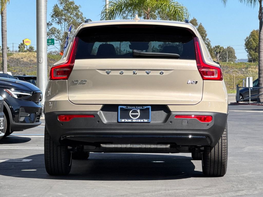 New 2026 Volvo XC40 B5 Plus w/ Climate Package image 4