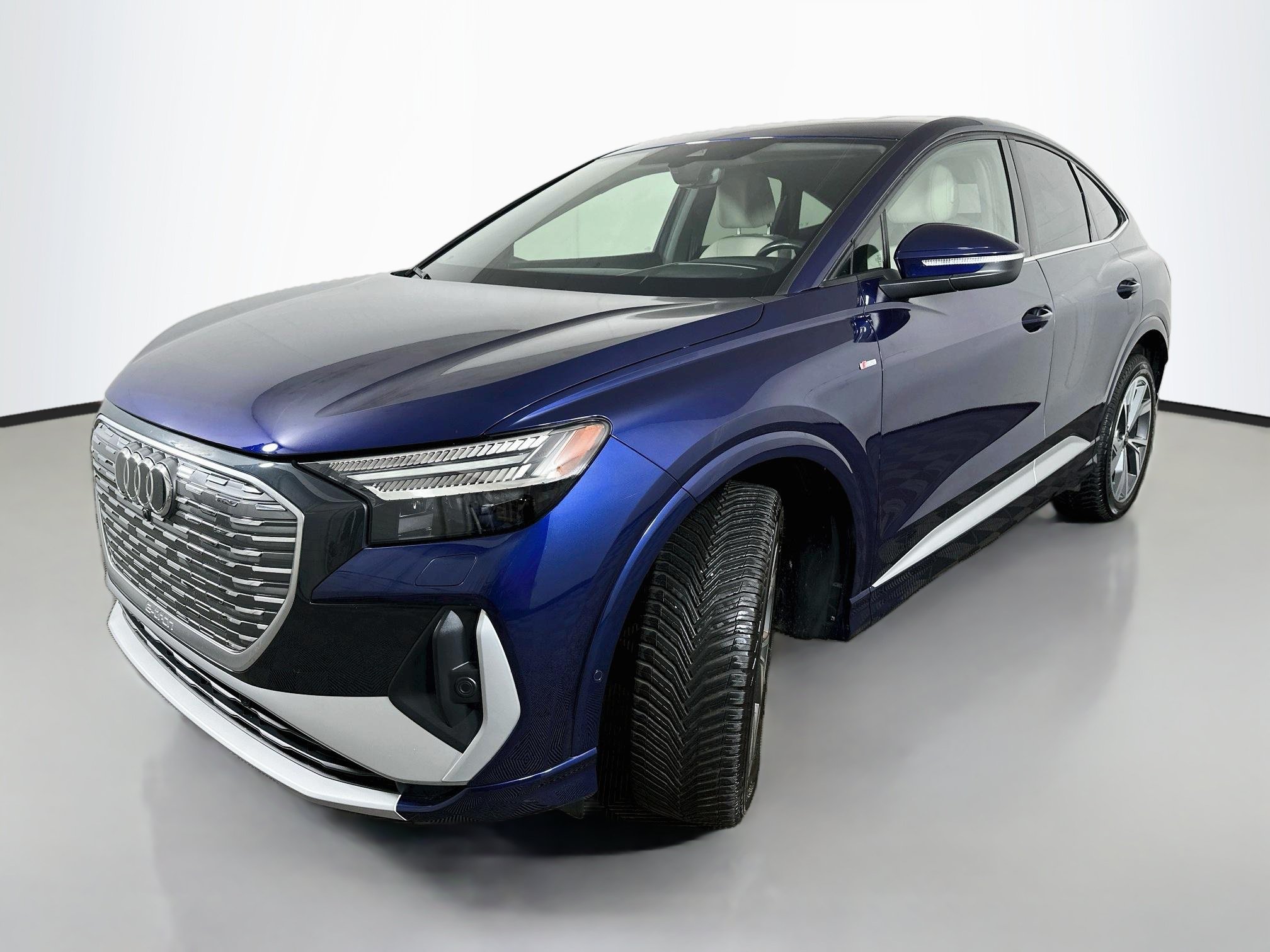 Certified 2023 Audi Q4 e-tron Prestige AWD/4WD image 3