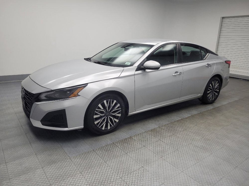 Used 2023 Nissan Altima 2.5 SV image 2