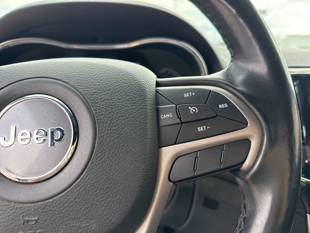 Used 2020 Jeep Grand Cherokee Laredo w/ Laredo X Package image 19