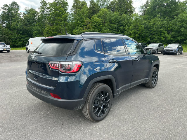 New 2026 Jeep Compass Latitude AWD/4WD image 5