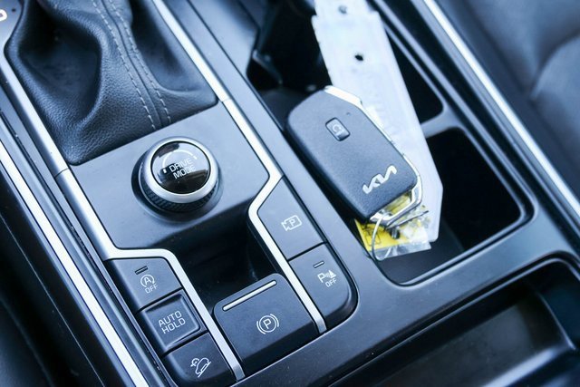 Used 2022 Kia Sorento EX w/ Panoramic Sunroof Package image 24