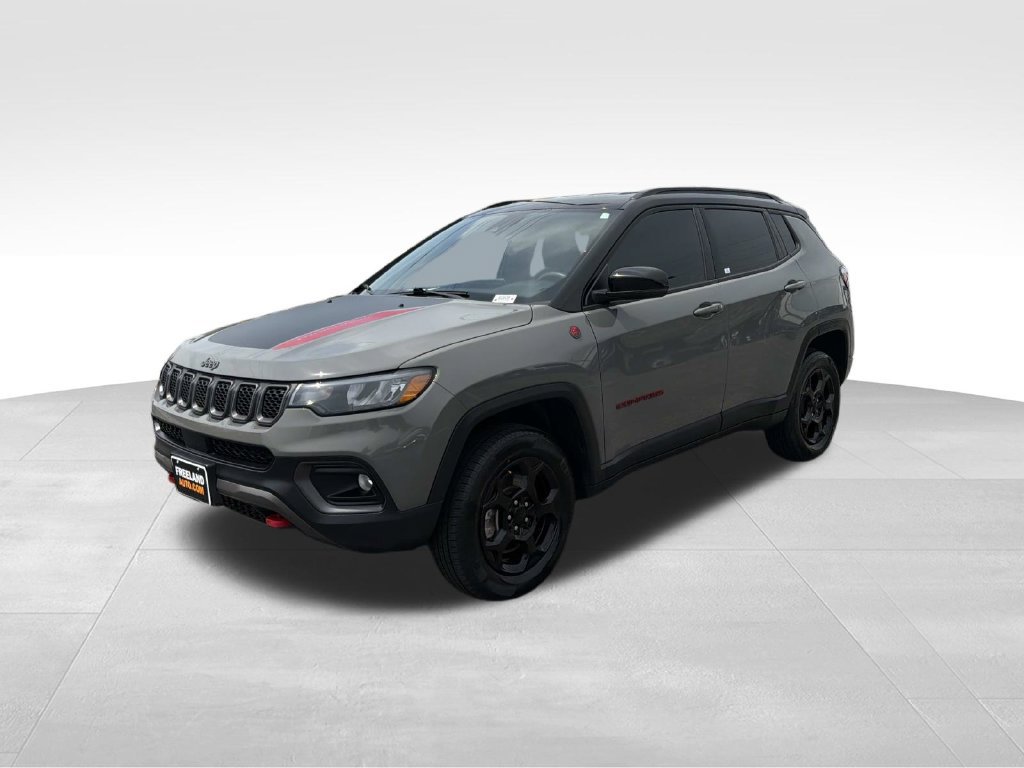 Used 2024 Jeep Compass Trailhawk AWD/4WD image 7