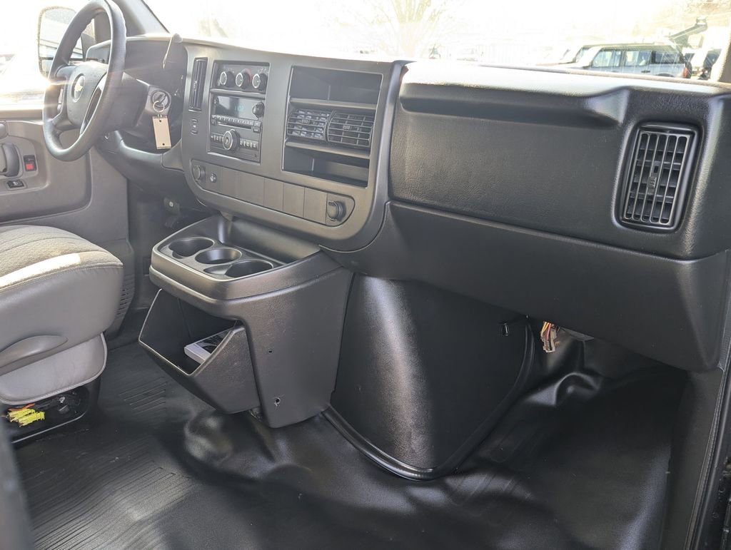 Used 2014 Chevrolet Express 3500 LS image 24