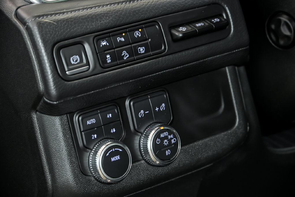 Used 2023 GMC Yukon Denali AWD/4WD image 19