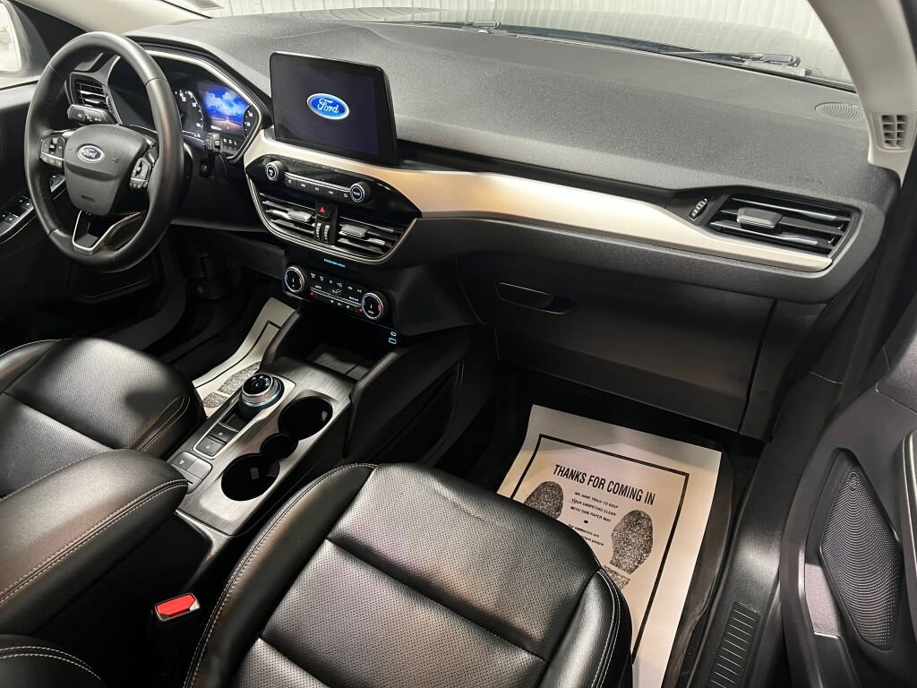 Used 2022 Ford Escape SEL image 3
