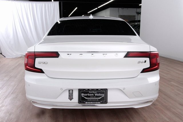 Certified 2023 Volvo S90 B6 Plus image 4