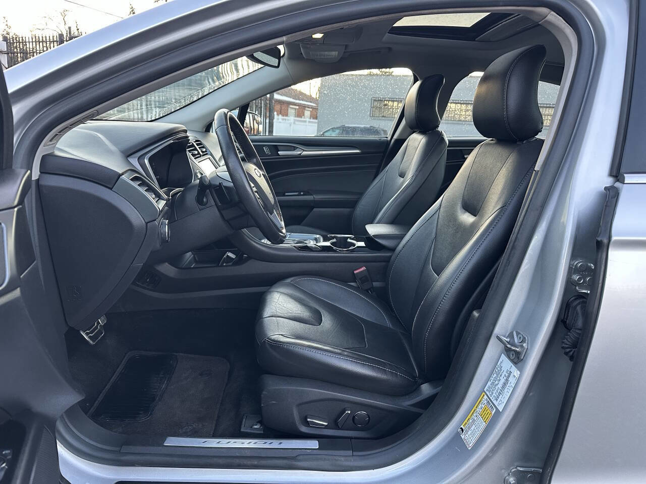 Used 2016 Ford Fusion Titanium image 10