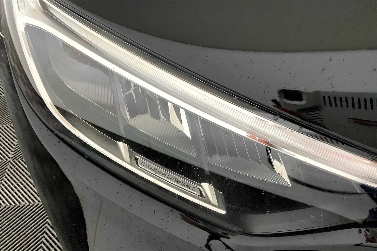 Used 2025 Mercedes-Benz GLC 300 4MATIC image 15