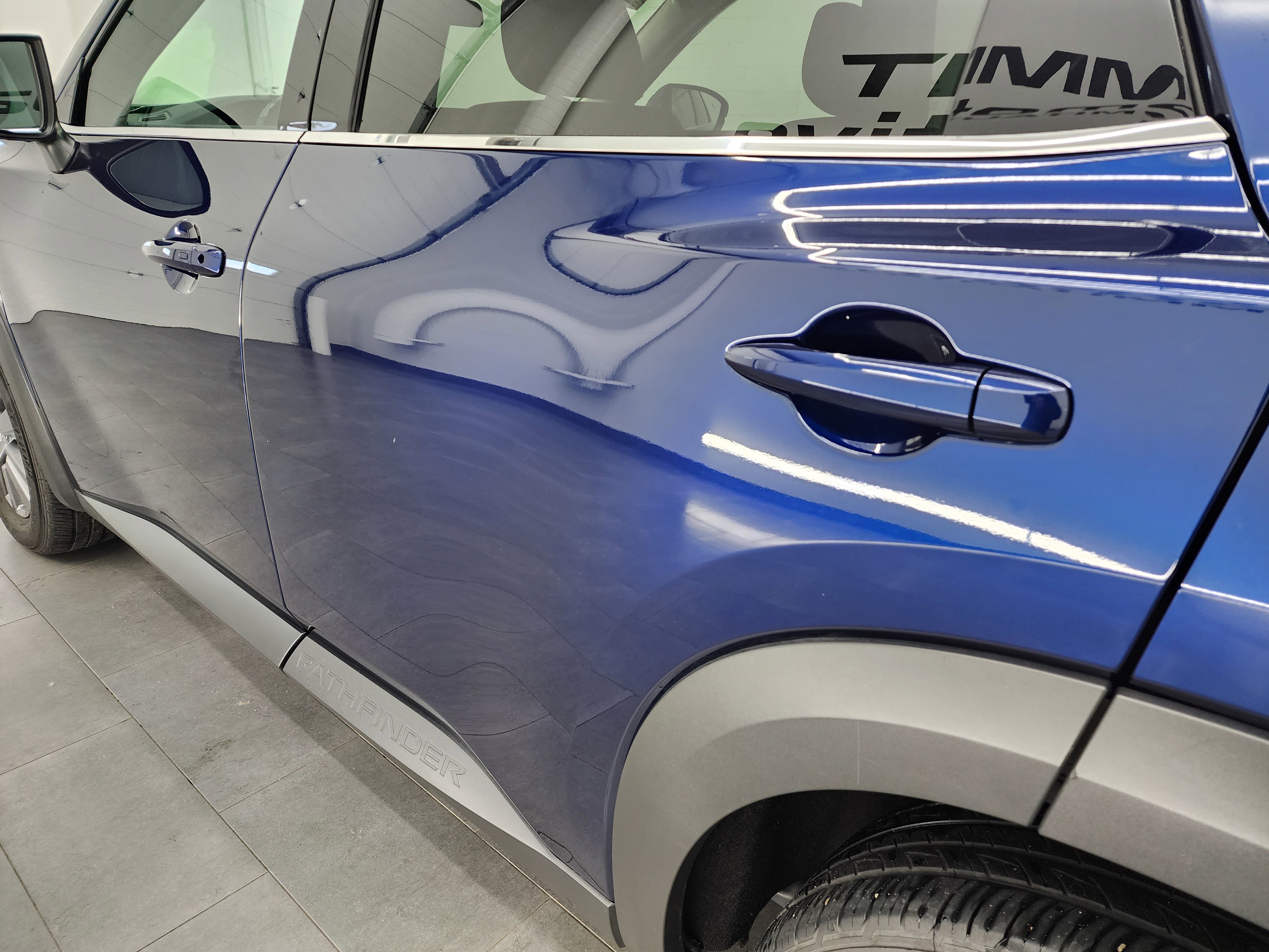 Used 2025 Nissan Pathfinder SV image 30