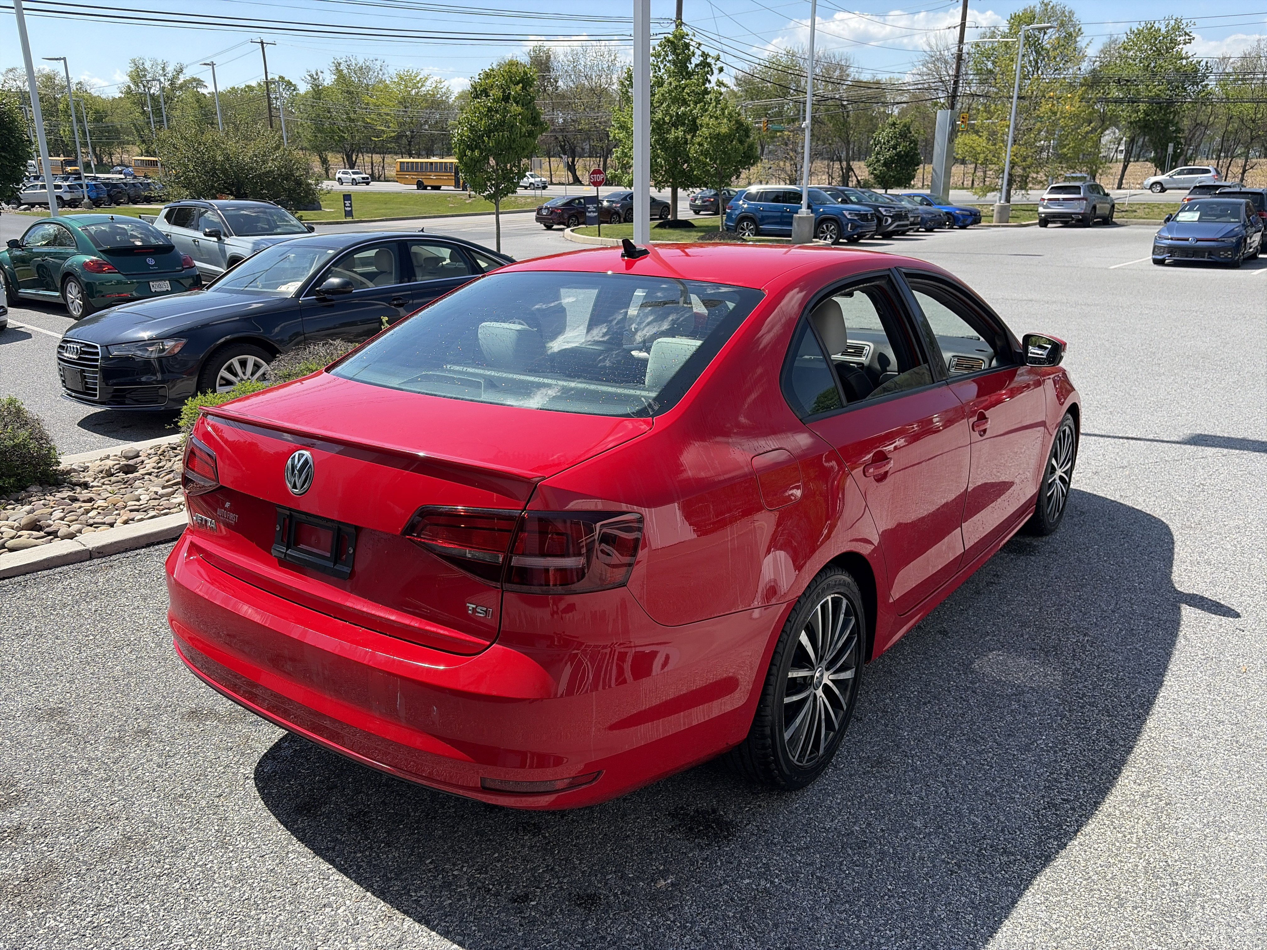 Used 2016 Volkswagen Jetta Sport w/ Lighting Package FWD image 5