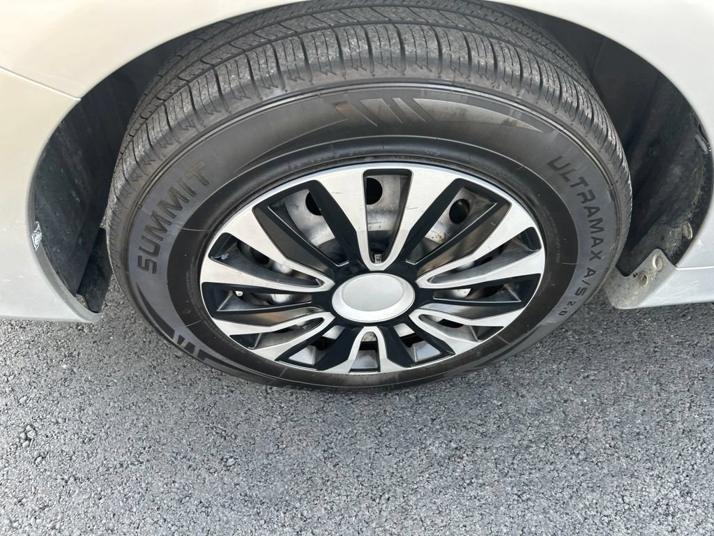 Used 2013 Toyota Corolla L FWD image 10
