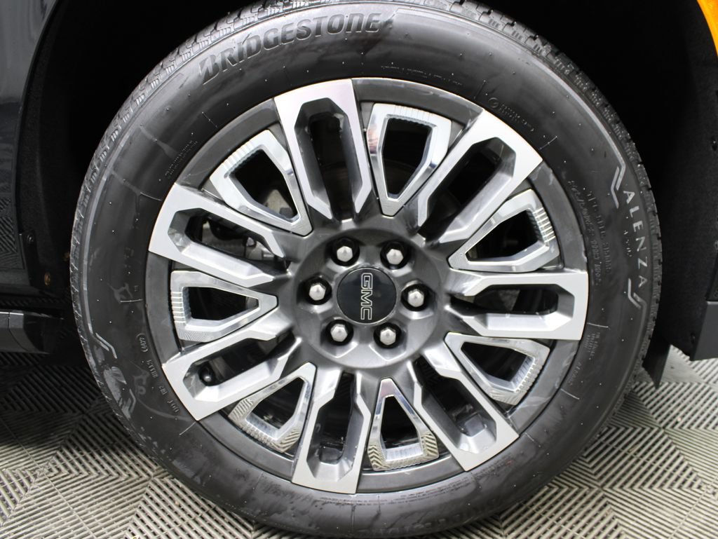 Used 2023 GMC Yukon Denali Ultimate AWD/4WD image 13