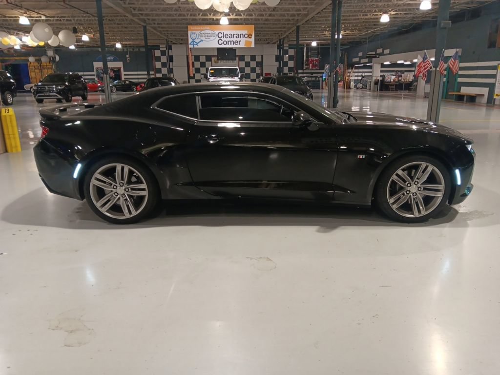 Used 2016 Chevrolet Camaro SS RWD image 5