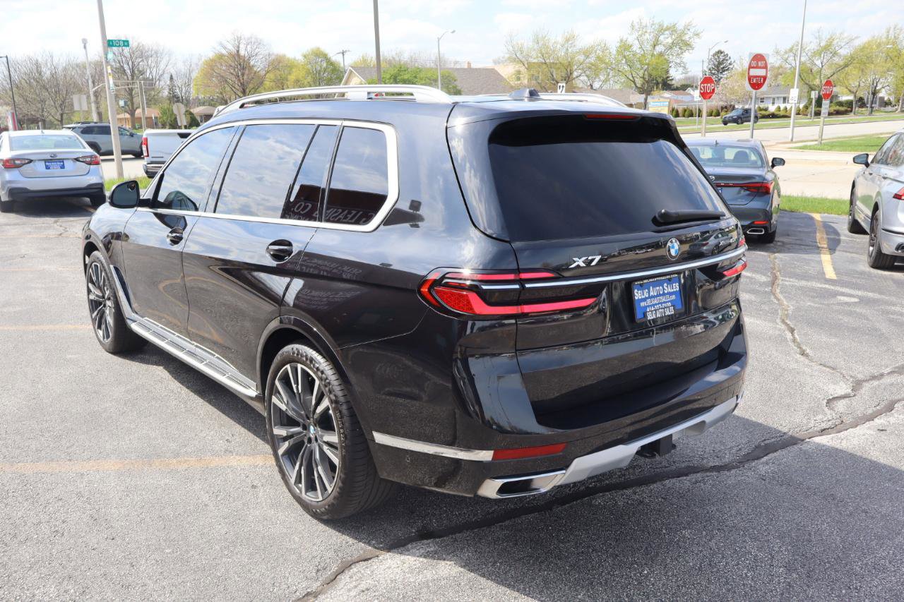 Used 2023 BMW X7 xDrive40i w/ Premium Package image 4