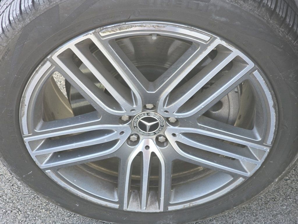 Used 2025 Mercedes-Benz GLS 450 4MATIC image 32
