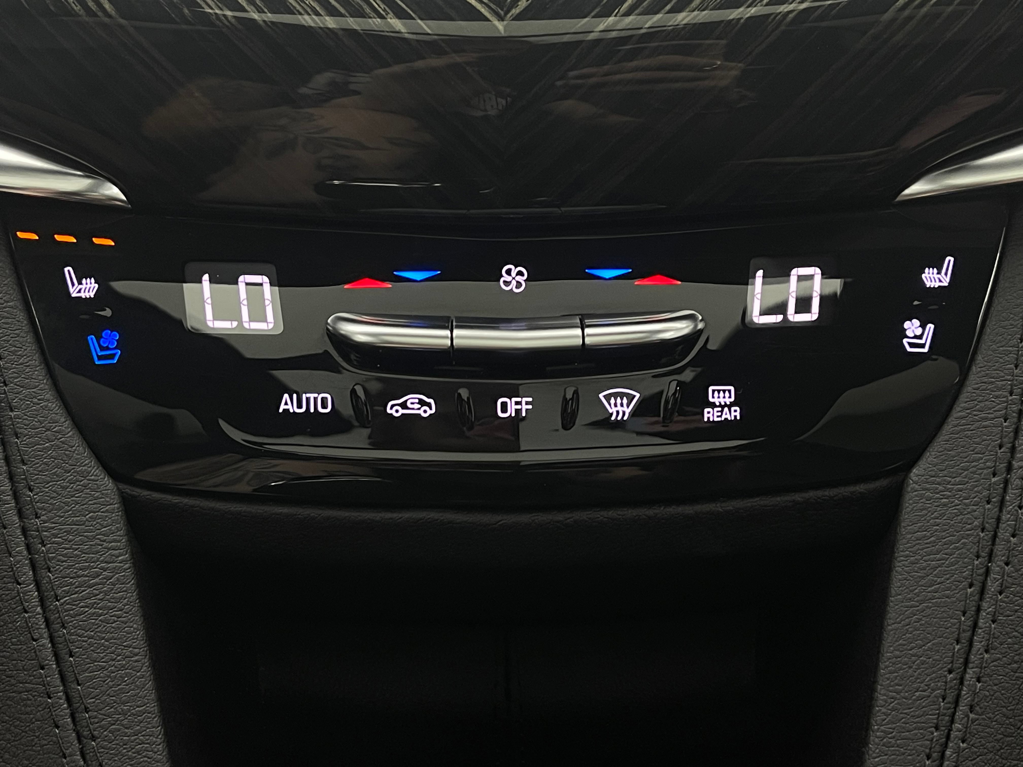 Used 2023 Cadillac XT6 Premium Luxury w/ Technology Package AWD/4WD image 34