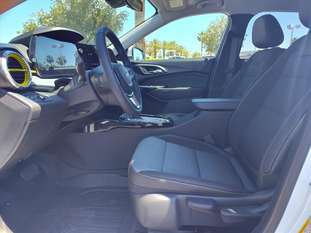 New 2026 Chevrolet Trax LT w/ Driver Confidence Package FWD image 5