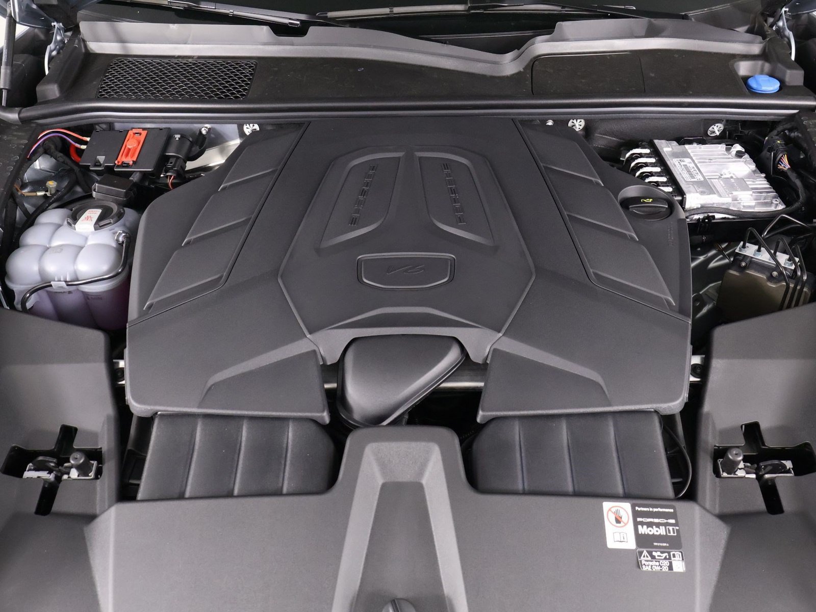 New 2026 Porsche Cayenne AWD/4WD image 19