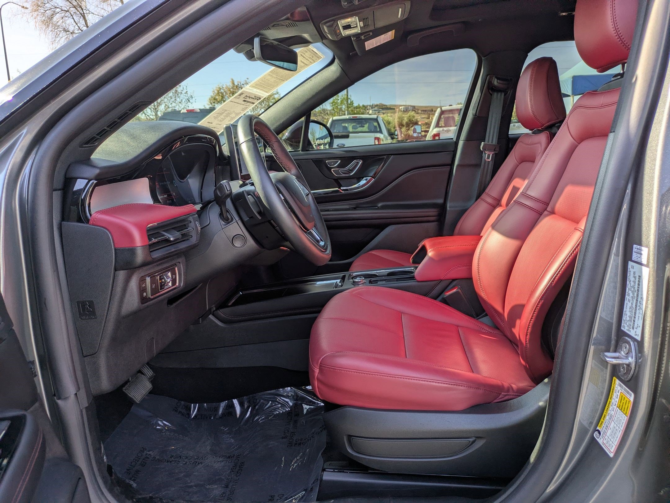 Used 2025 Lincoln Corsair Grand Touring w/ Equipment Group 302A image 15