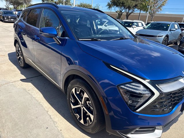 Used 2025 Kia Sportage EX w/ Premium Package FWD image 4