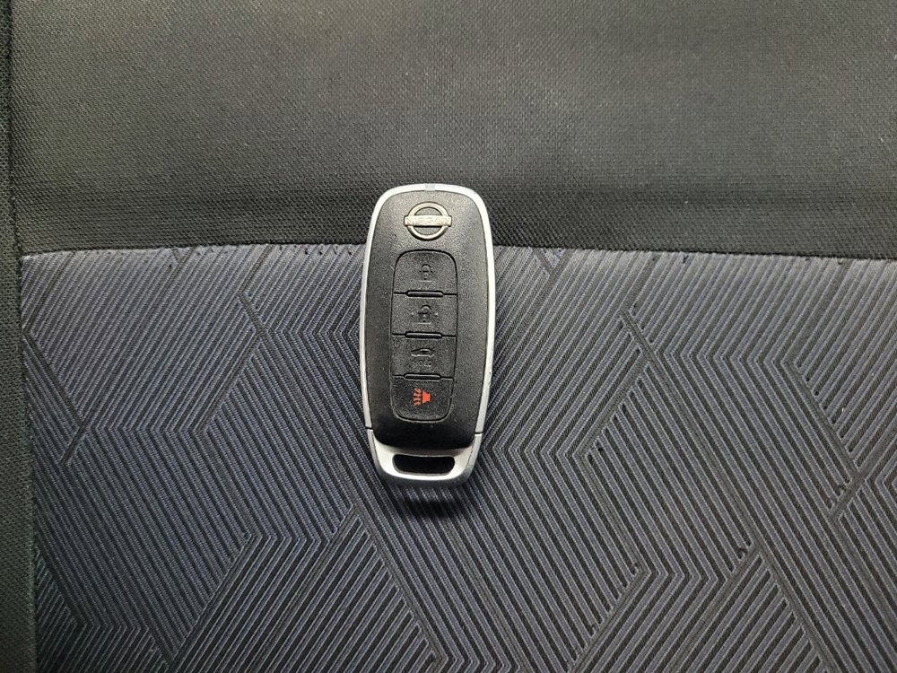 Used 2023 Nissan Versa SV image 32