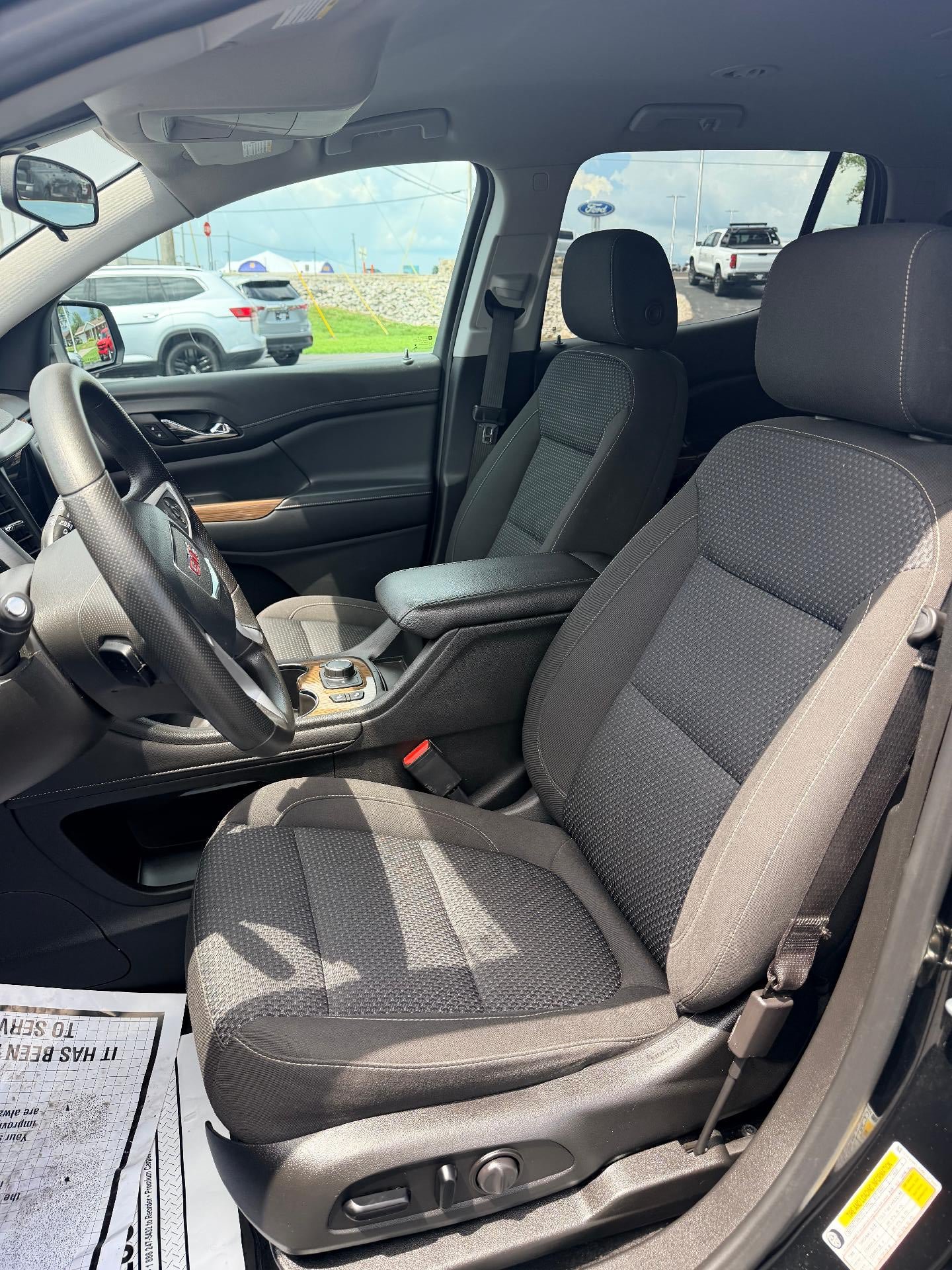 Used 2021 GMC Acadia SLE w/ Driver Convenience Package FWD image 13
