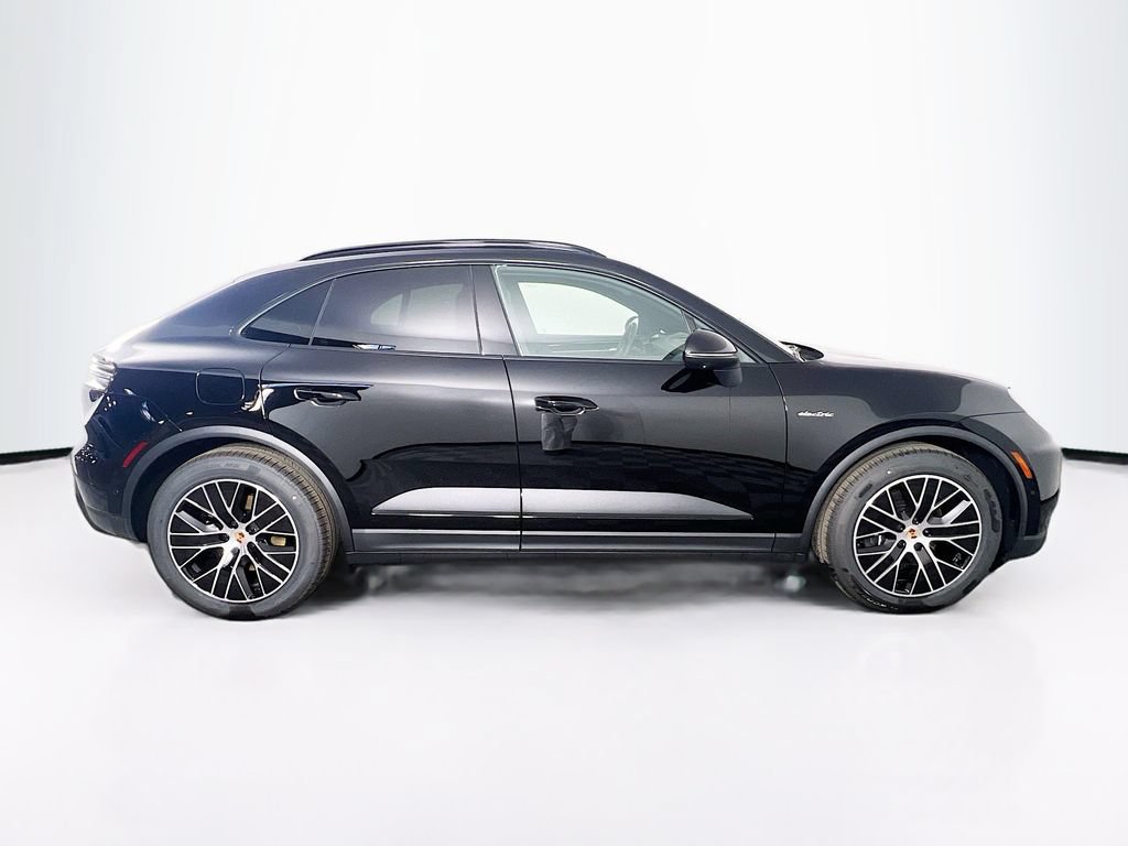 New 2026 Porsche Macan 4 Electric AWD/4WD image 8
