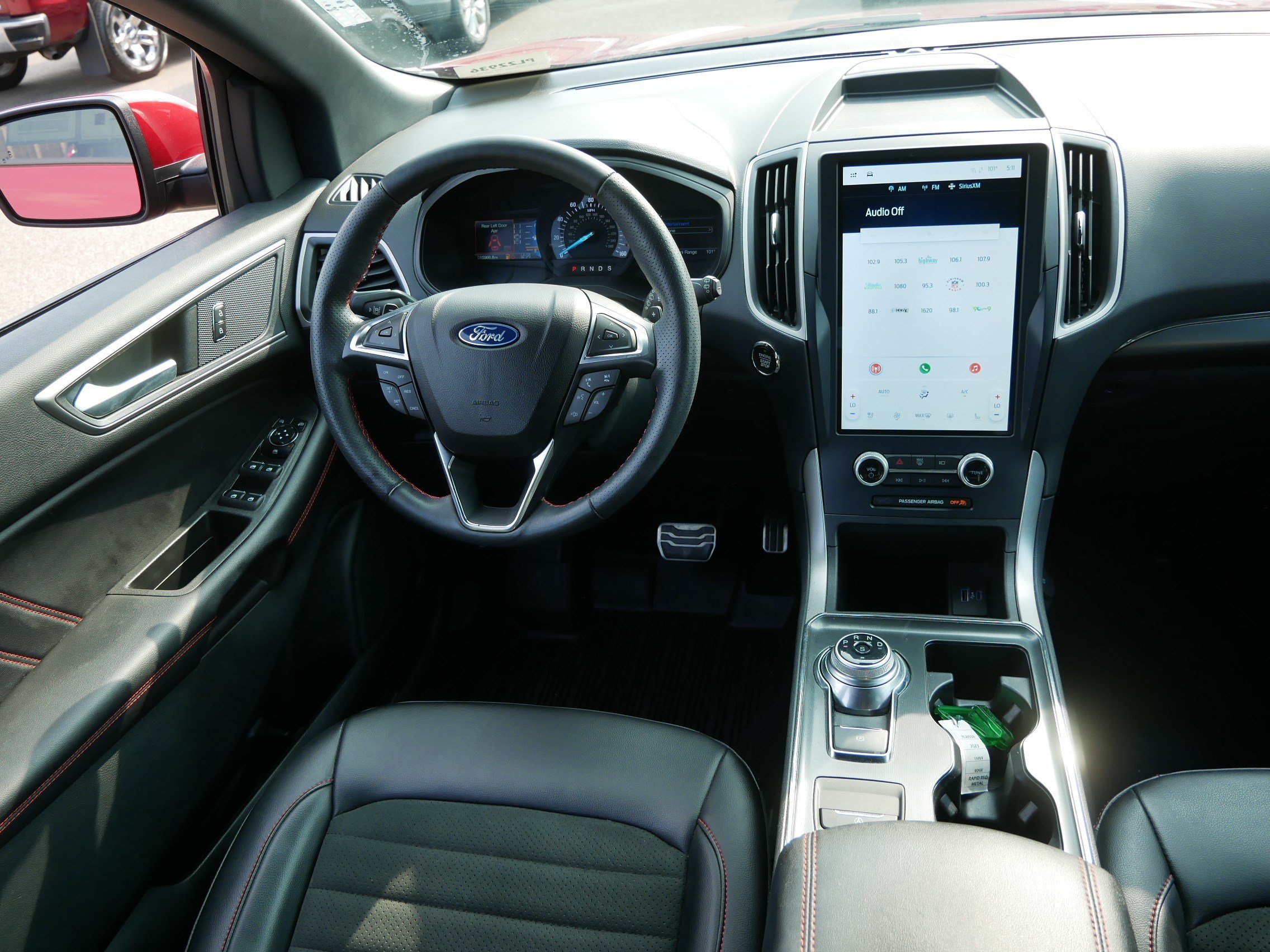Used 2023 Ford Edge ST-Line w/ Class II Trailer Tow Package AWD/4WD image 9