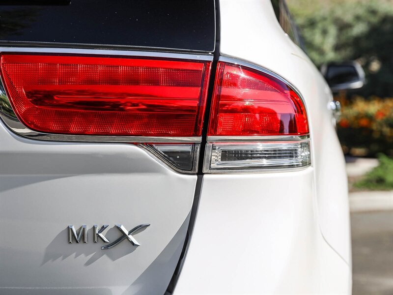 Used 2014 Lincoln MKX FWD w/ Equipment Group 102A image 16