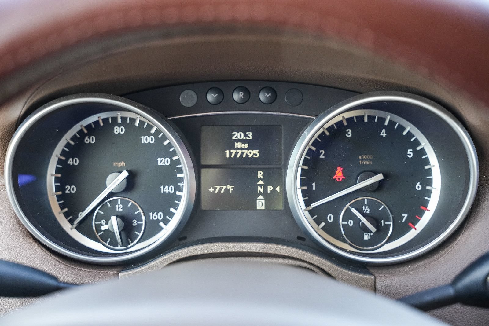 Used 2012 Mercedes-Benz GL 550 4MATIC image 22