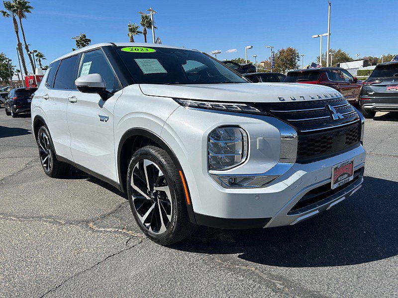Used 2023 Mitsubishi Outlander SE