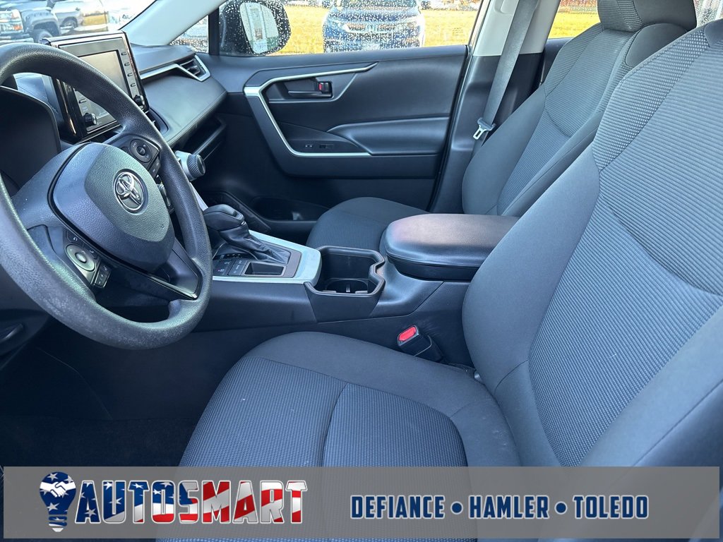 Used 2022 Toyota RAV4 LE image 16
