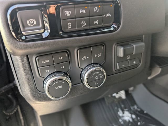 New 2026 GMC Yukon XL Elevation w/ Elevation Premium Package image 17