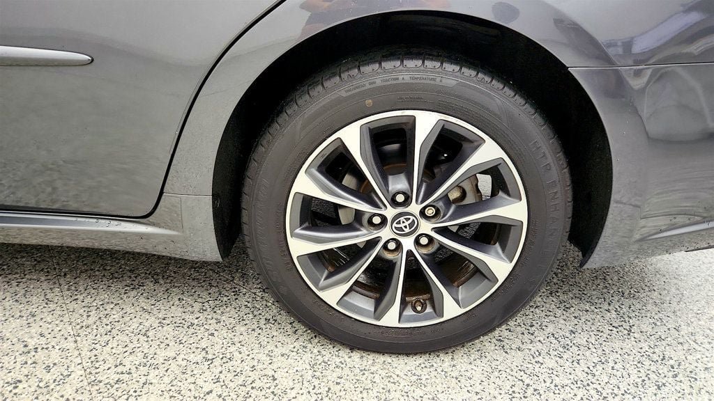 Used 2016 Toyota Avalon XLE Plus FWD image 9