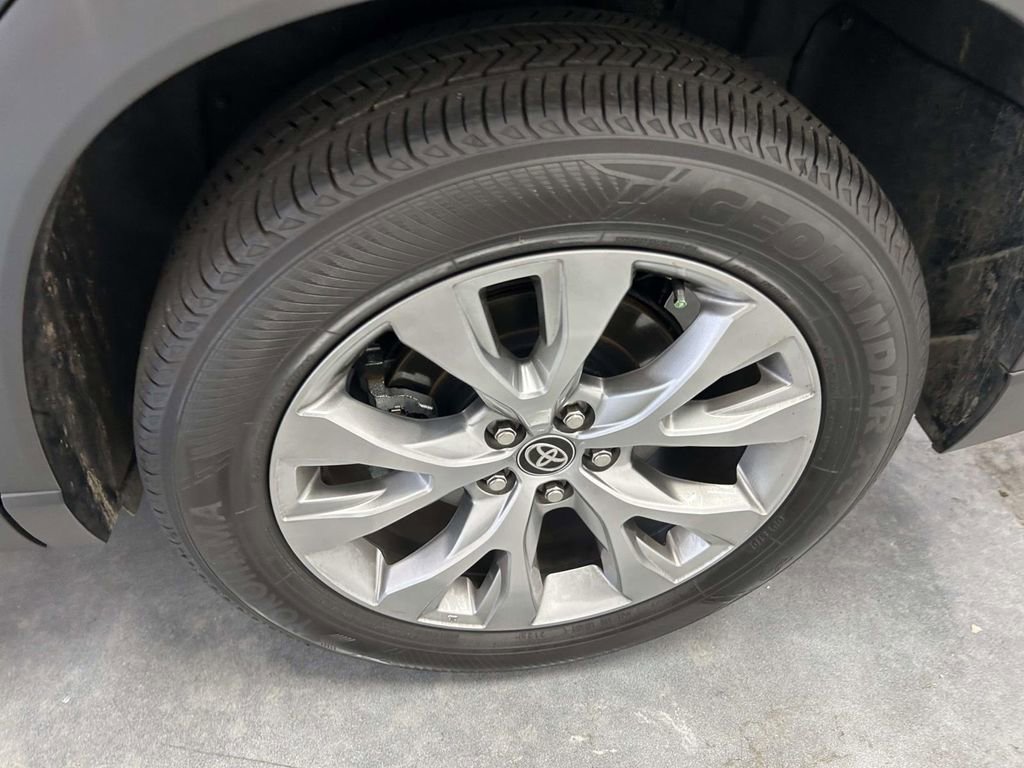 Certified 2026 Toyota Grand Highlander FWD image 9
