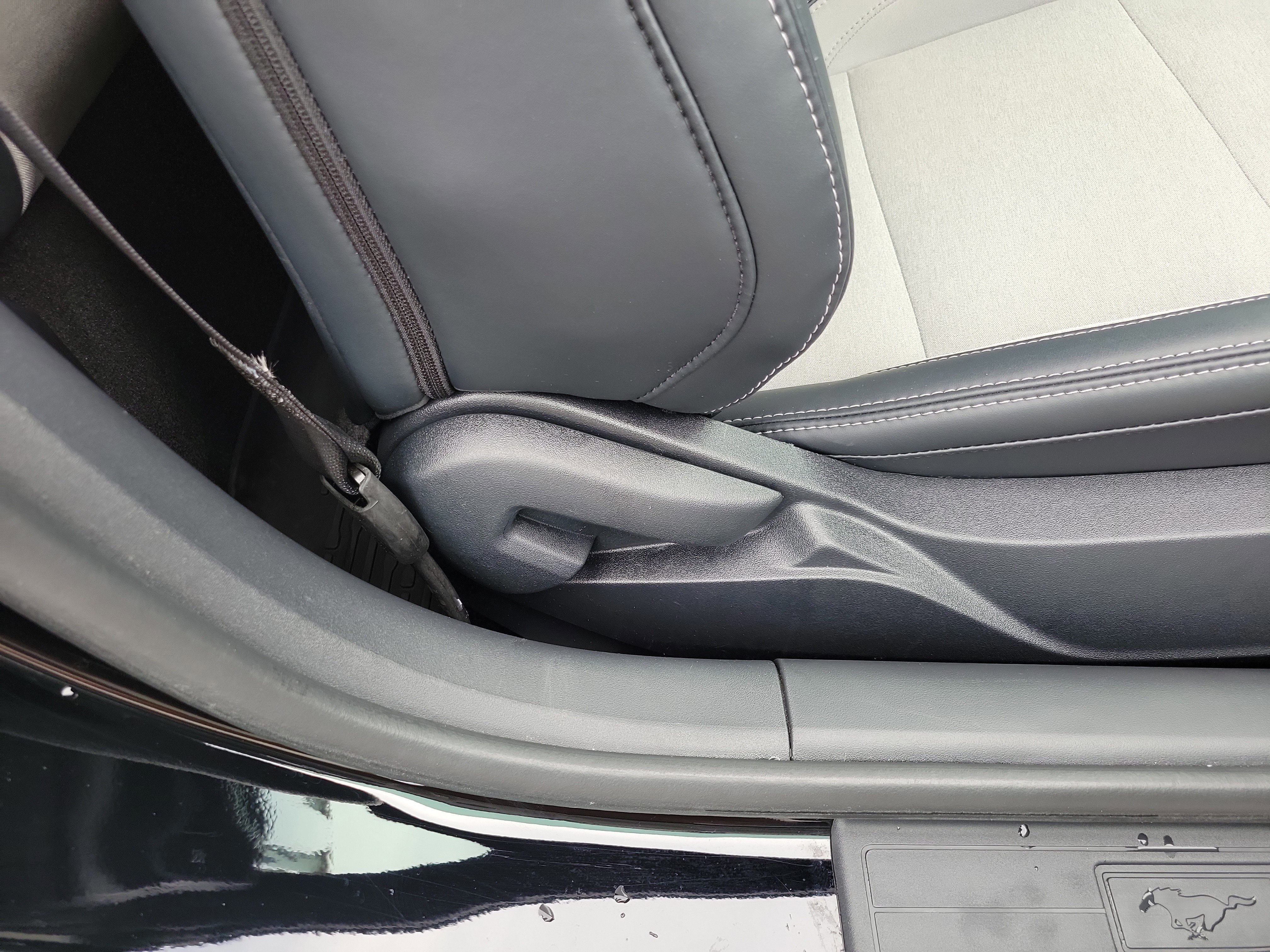 Used 2024 Ford Mustang Coupe RWD image 11