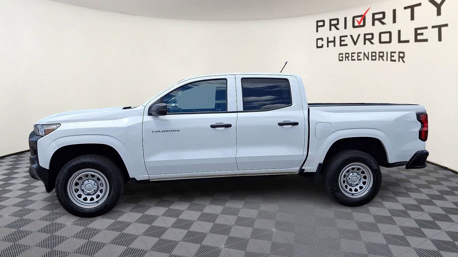 Used 2024 Chevrolet Colorado W/T RWD image 5