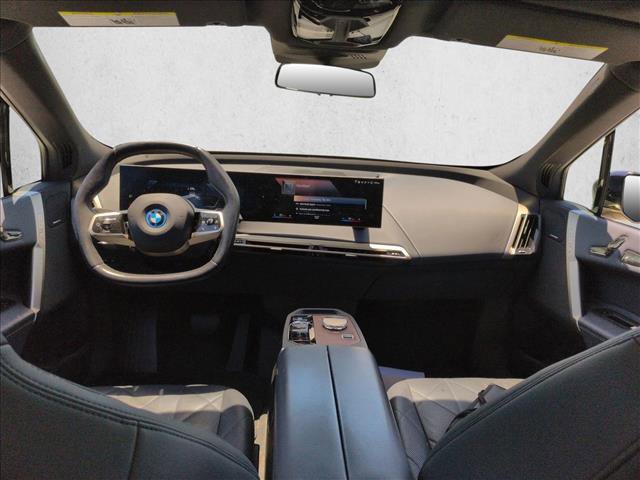 Used 2023 BMW iX xDrive50 w/ Premium Package AWD/4WD image 9