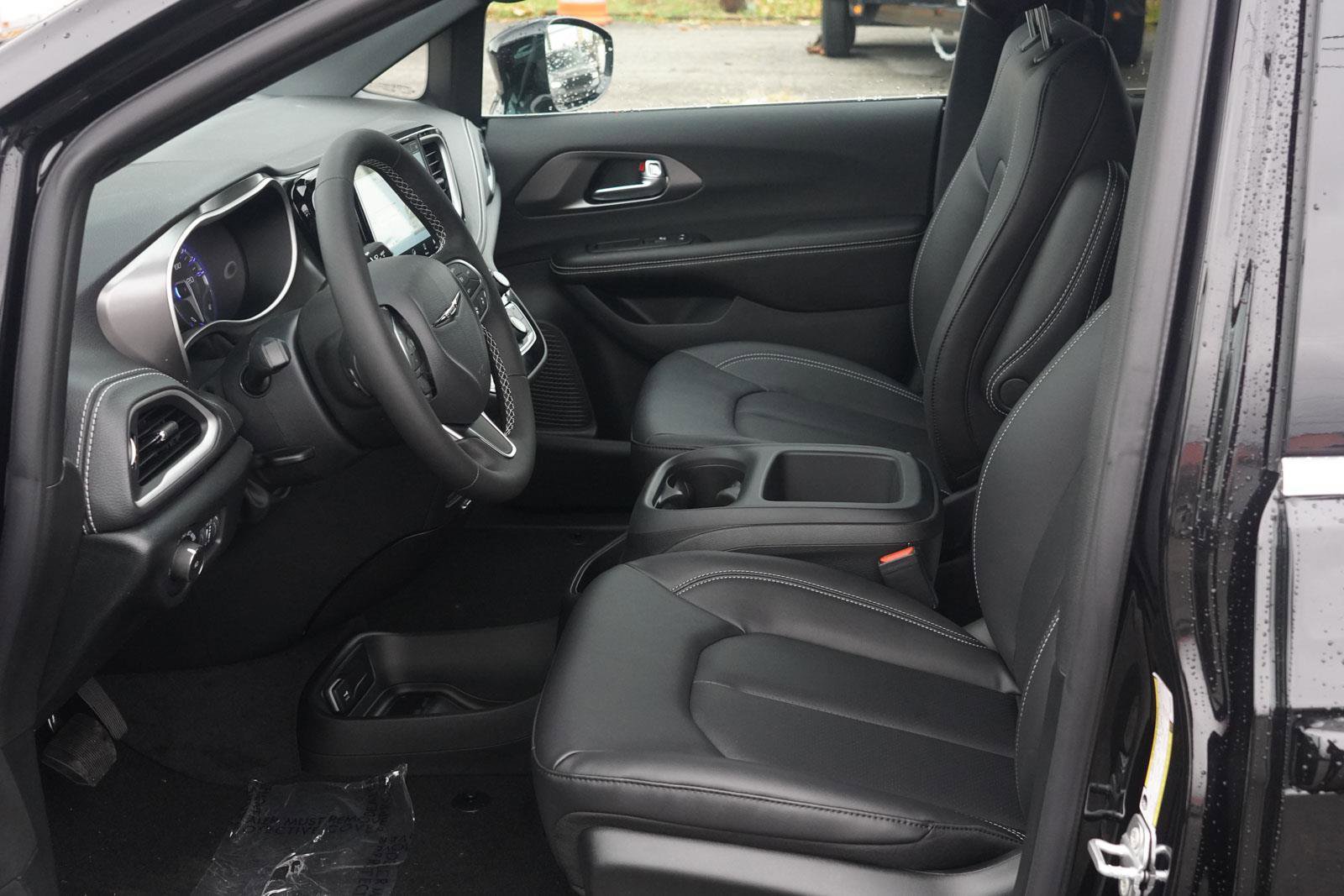 New 2026 Chrysler Pacifica Select image 27