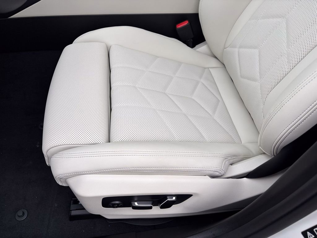 New 2026 BMW 530i xDrive w/ Premium Package image 15