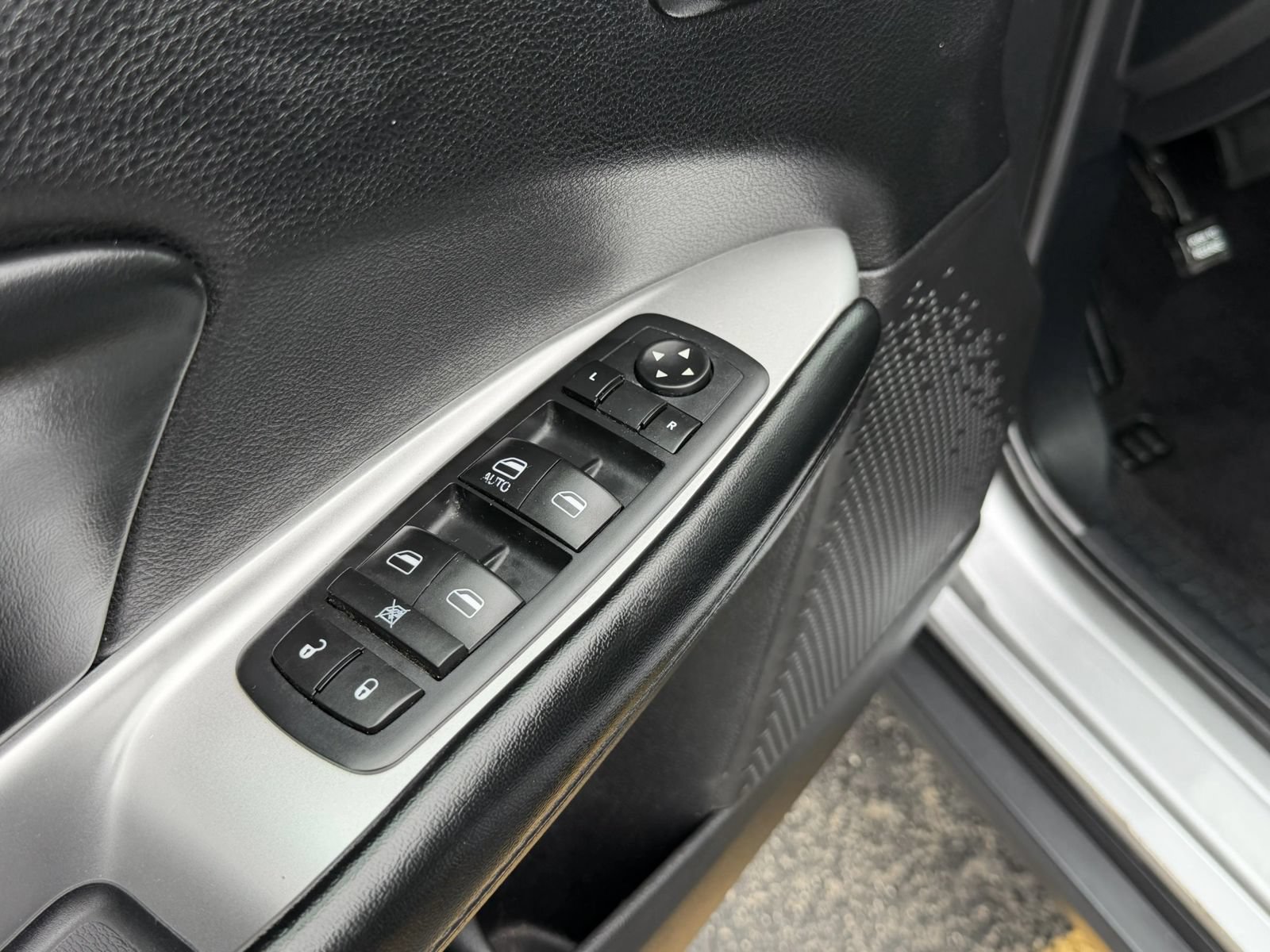 Used 2016 Dodge Journey SE w/ Flexible Seating Group FWD image 14