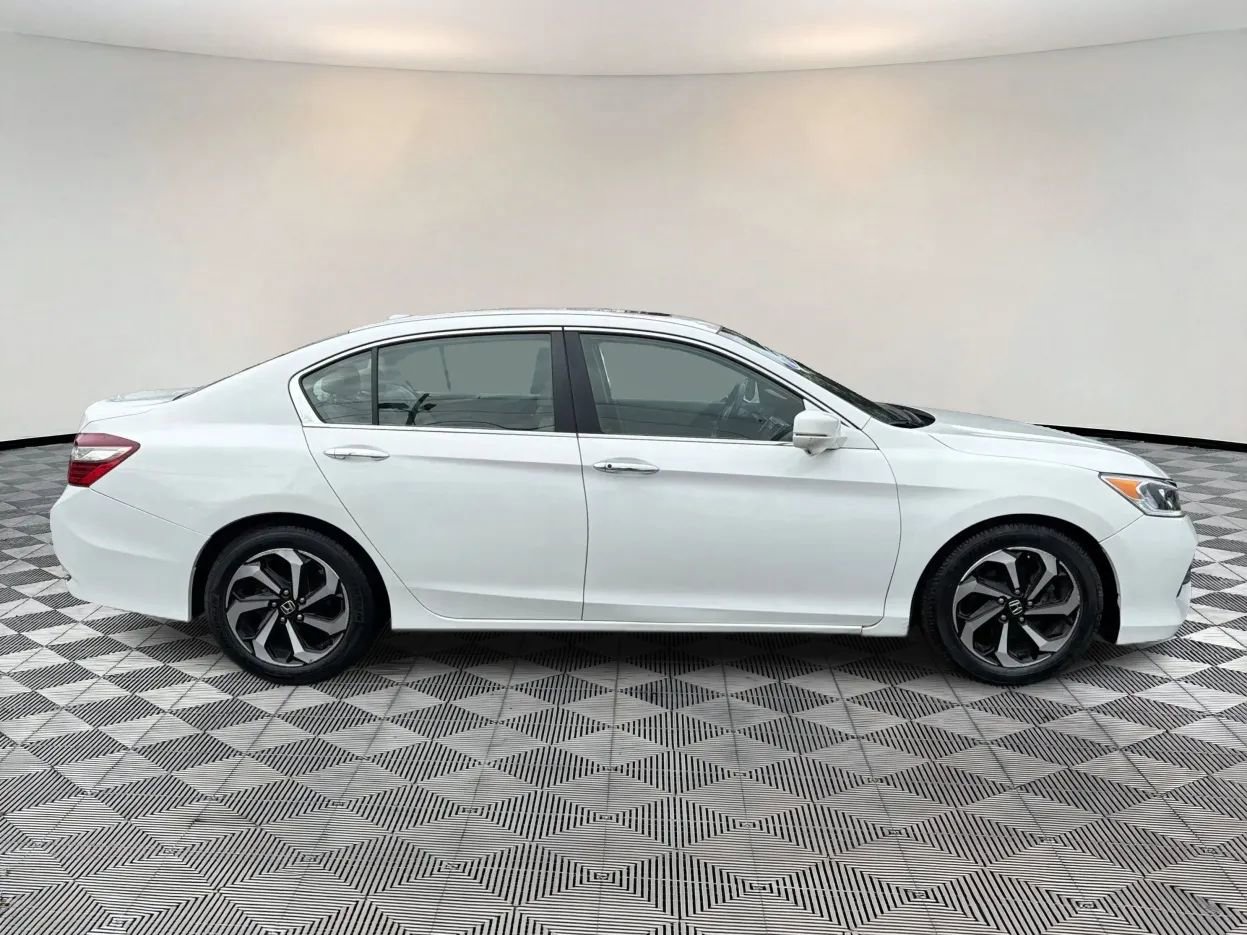 Used 2016 Honda Accord EX-L image 8